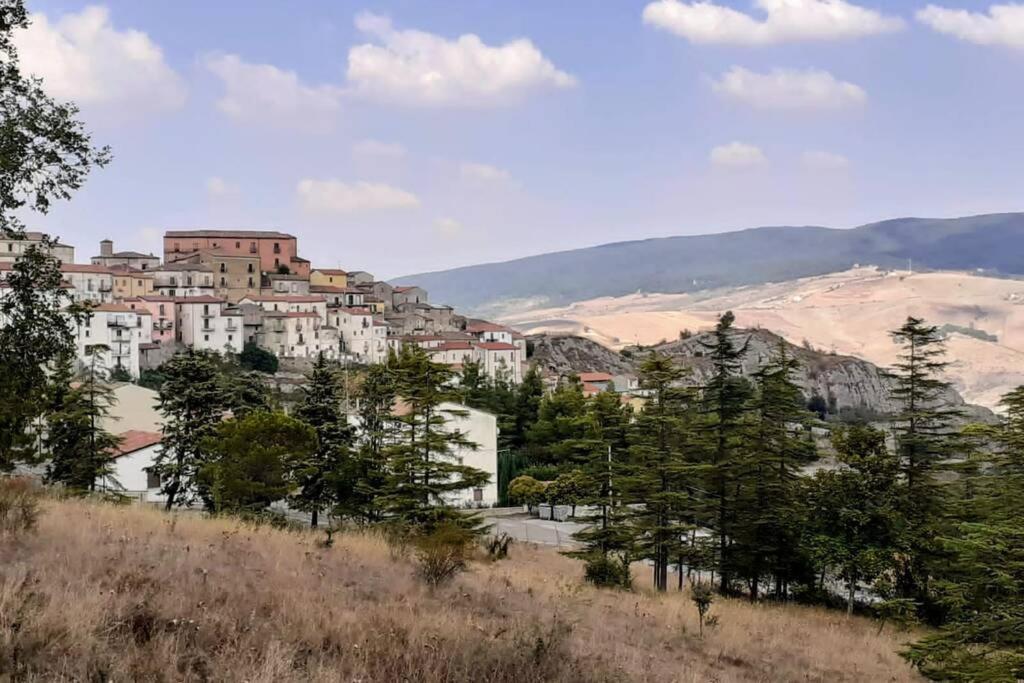 Le Origini Casa In Borgo Tipico Lucano Trivigno Экстерьер фото