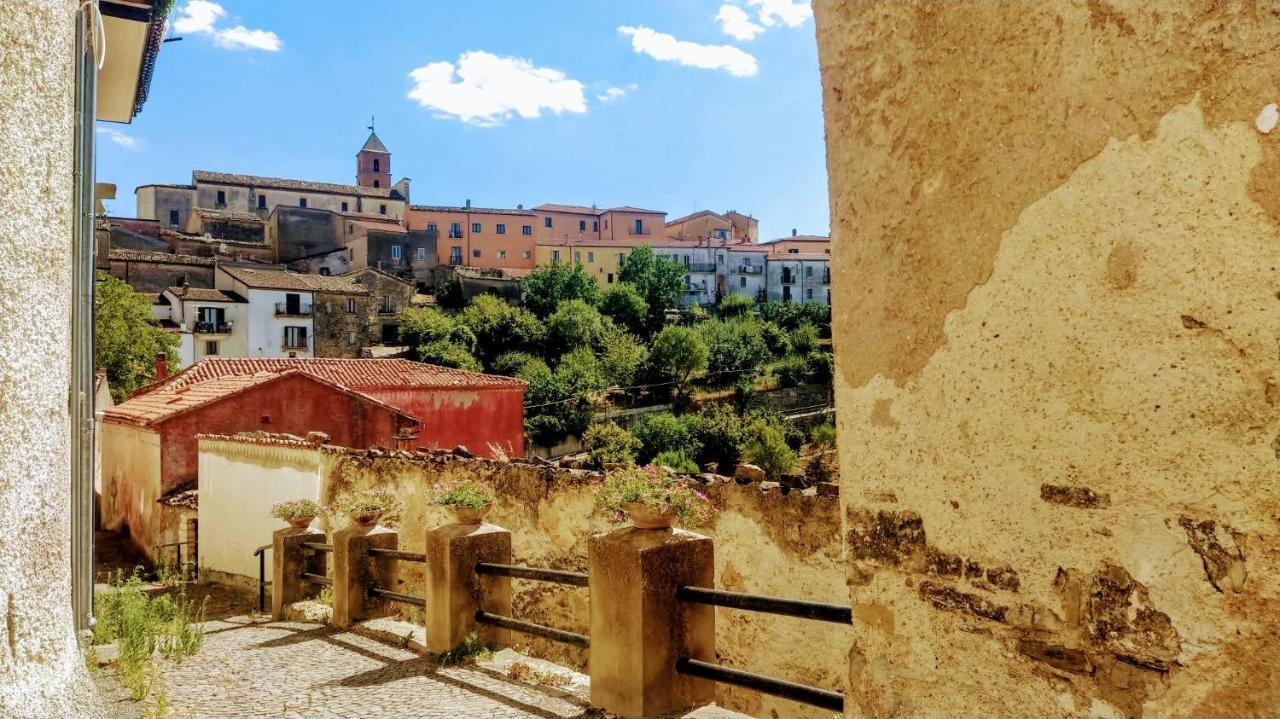 Le Origini Casa In Borgo Tipico Lucano Trivigno Экстерьер фото